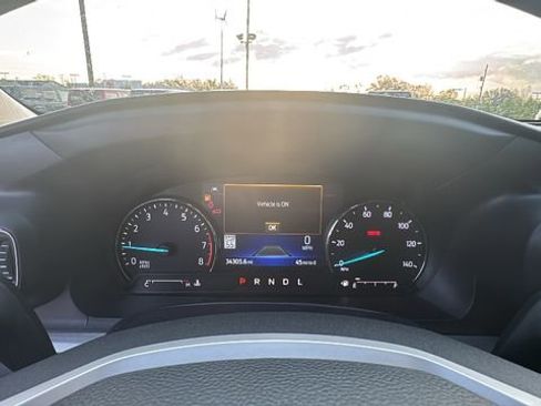 Used 2023 Ford Explorer XLT w/ Equipment Group 202A AWD/4WD image 18