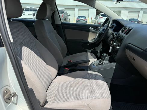 Used 2011 Volkswagen Jetta S FWD image 18