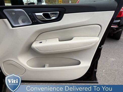Certified 2023 Volvo XC60 B5 Ultimate image 29