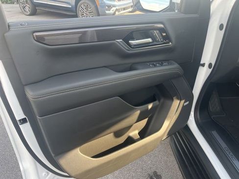 New 2026 GMC Yukon XL Elevation image 13