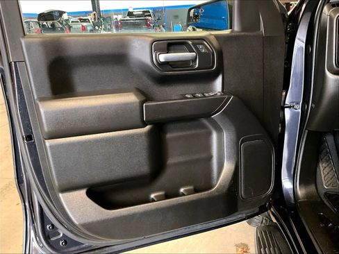 Used 2023 Chevrolet Silverado 1500 Custom image 9