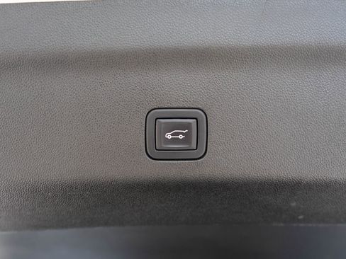 Used 2024 GMC Yukon AT4 w/ Technology Package image 38