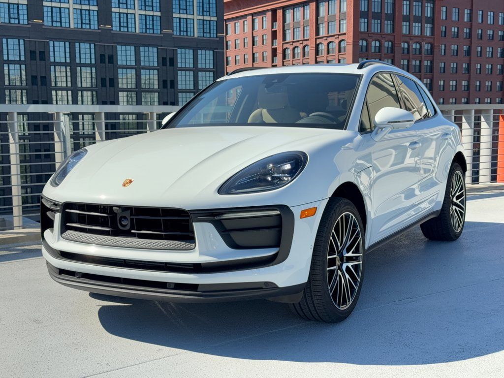 Used 2026 Porsche Macan AWD/4WD image 1