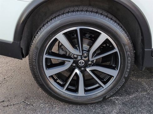 Used 2020 Nissan Rogue SL w/ Premium Package image 24