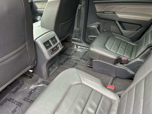 Used 2023 Volkswagen Atlas SEL Premium image 11