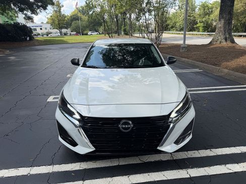 Used 2024 Nissan Altima 2.5 S FWD image 2