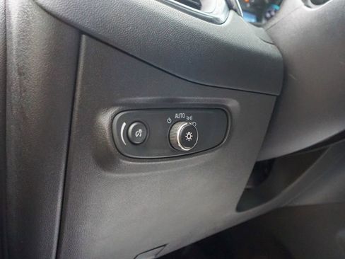 Used 2023 Chevrolet Equinox LT image 18