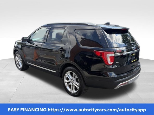 Used 2016 Ford Explorer XLT w/ Equipment Group 202A FWD image 4