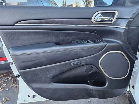 Used 2014 Jeep Grand Cherokee Summit image 10