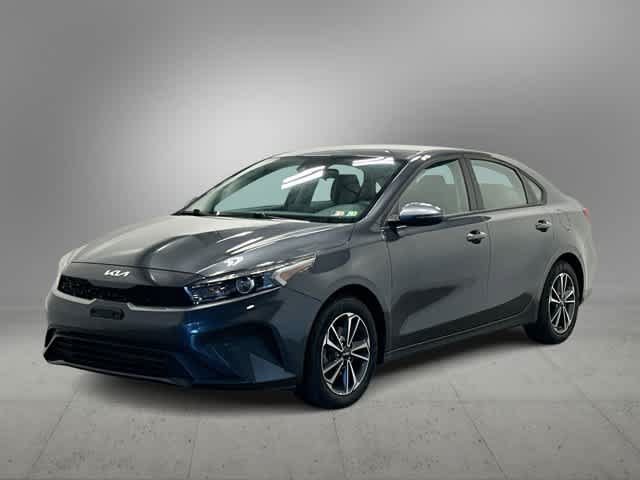 Used 2023 Kia Forte LXS w/ LXS Technology Package FWD image 1
