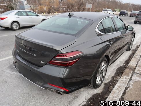 Used 2022 Genesis G70 2.0T image 6