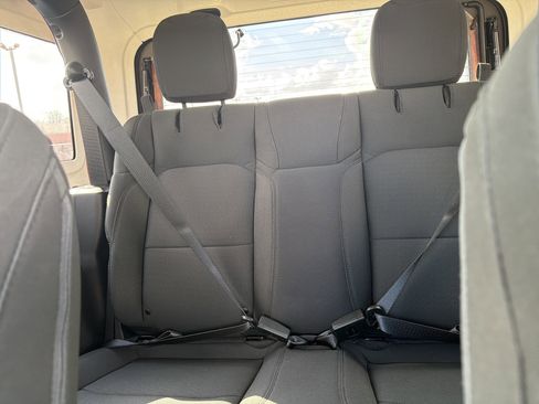 Used 2021 Jeep Wrangler Sport S image 24