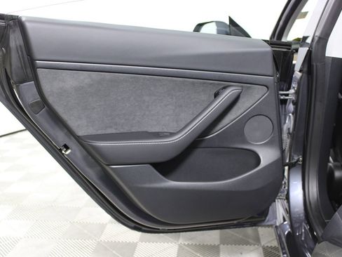 Used 2023 Tesla Model 3 Standard Range image 22