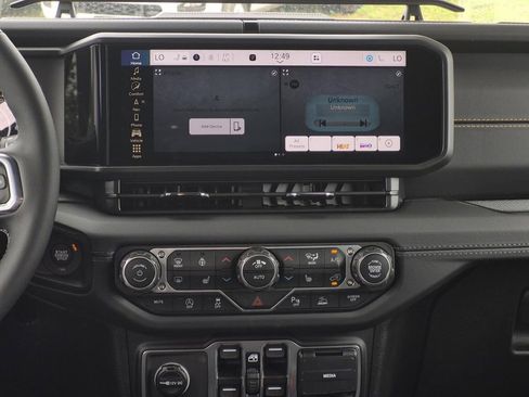 New 2026 Jeep Wrangler Unlimited Sahara AWD/4WD image 16