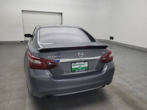 Used 2017 Nissan Altima 2.5 SR w/ Midnight Edition Package FWD image 6