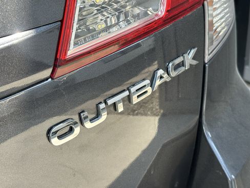 Used 2011 Subaru Outback 2.5i Premium AWD/4WD image 37