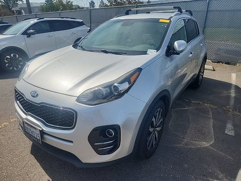 Used 2018 Kia Sportage EX FWD image 3