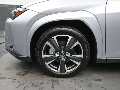 Used 2025 Lexus UX 300h AWD w/ Accessory Package (Z1) image 9