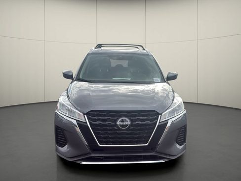 Used 2024 Nissan Kicks SV w/ Interior Electronics Package FWD image 2
