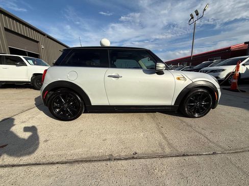 Used 2016 MINI Cooper 2-Door Hardtop image 2
