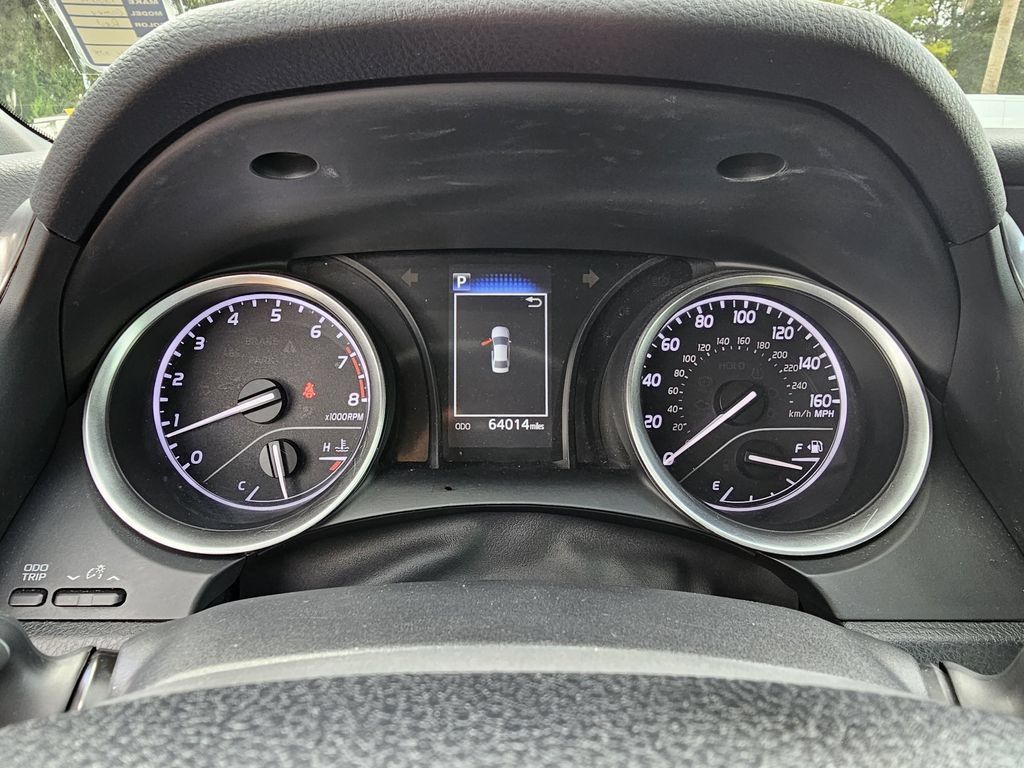 Used 2021 Toyota Camry LE FWD image 25