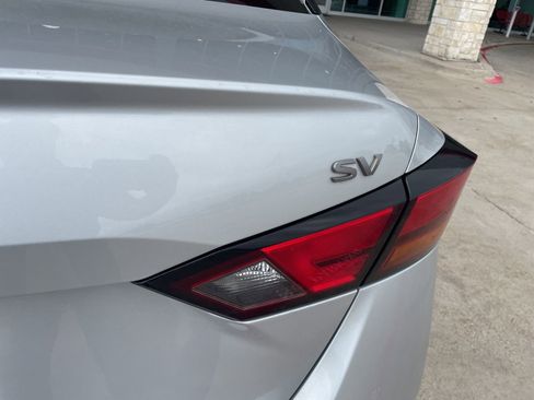 Used 2024 Nissan Altima 2.5 SV FWD image 11