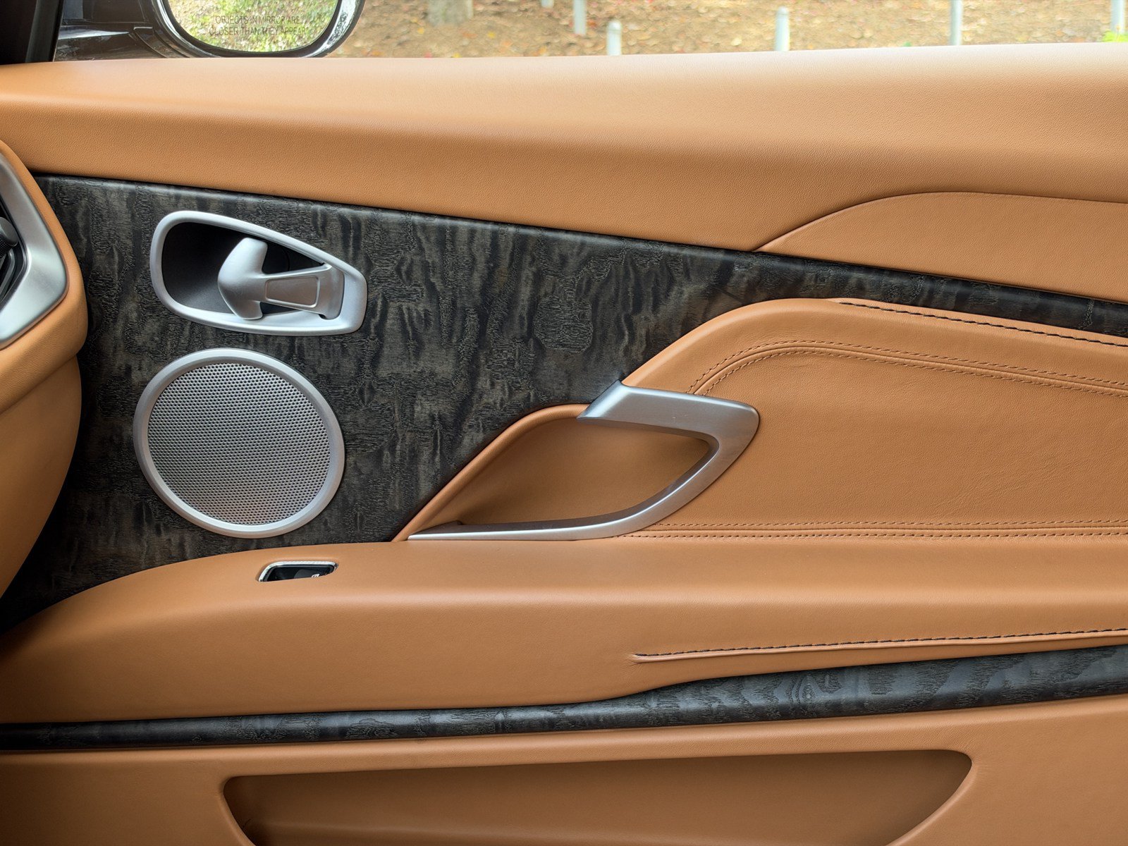Used 2023 Aston Martin DB11 Coupe RWD image 31