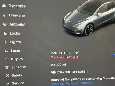 Used 2023 Tesla Model Y Performance image 9