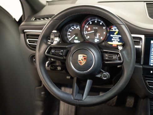 Certified 2026 Porsche Macan AWD/4WD image 27
