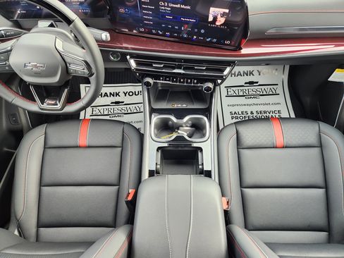 New 2026 Chevrolet Traverse RS image 12