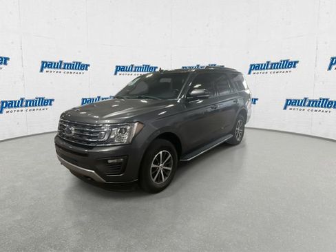 Used 2020 Ford Expedition XLT w/ Equipment Group 202A AWD/4WD image 3