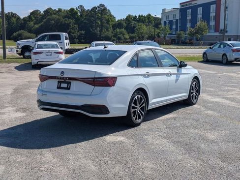 Used 2025 Volkswagen Jetta Sport FWD image 3