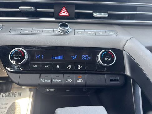 Used 2024 Hyundai Elantra SEL image 23