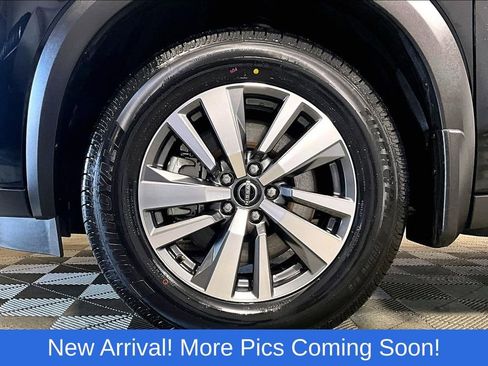 Used 2024 Nissan Pathfinder SL image 8