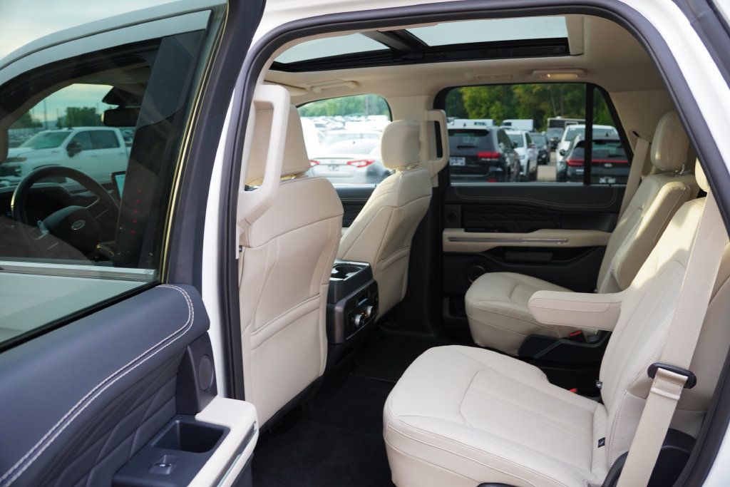 Used 2024 Ford Expedition Platinum AWD/4WD image 17