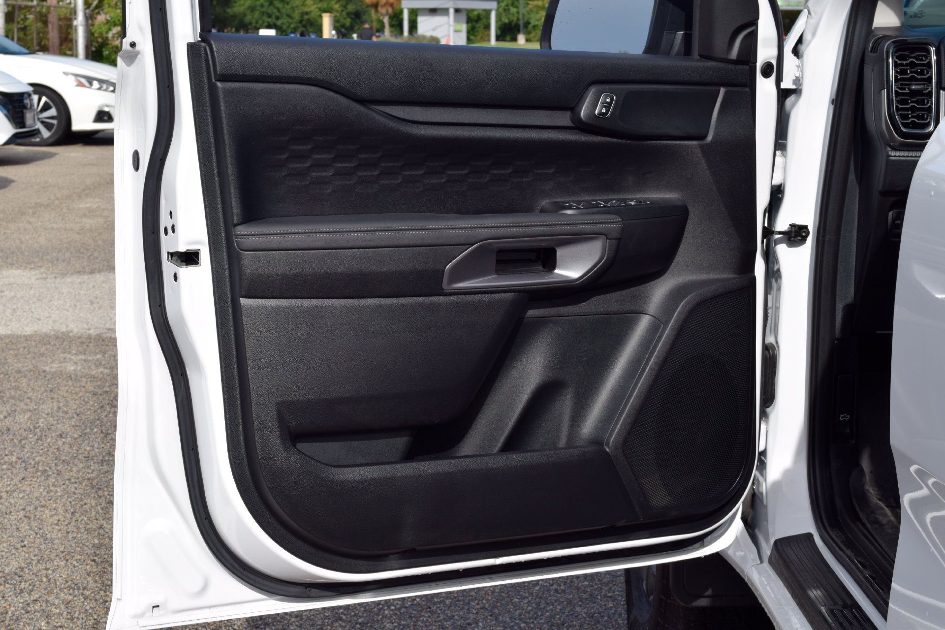 Used 2025 Ford Ranger XLT w/ FX4 Off-Road Package AWD/4WD image 16
