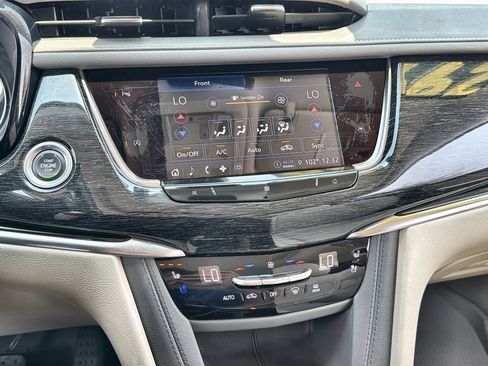 Used 2021 Cadillac XT6 Premium Luxury FWD image 18