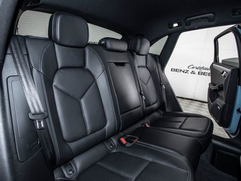 Used 2022 Porsche Macan AWD/4WD image 15
