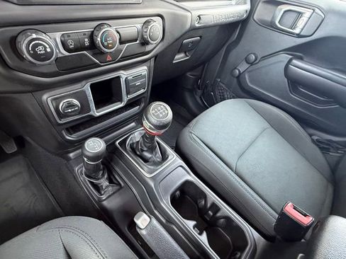 Used 2018 Jeep Wrangler Unlimited Sport AWD/4WD image 26