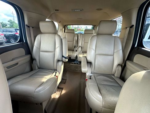 Used 2014 Chevrolet Suburban LTZ image 21