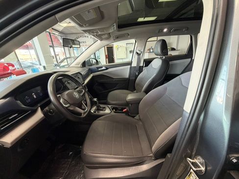 Used 2022 Volkswagen Taos SE w/ Panoramic Sunroof Package image 24