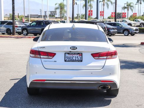 Used 2018 Kia Optima LX FWD image 12