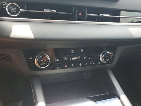 Used 2024 Mitsubishi Outlander SEL AWD/4WD image 28