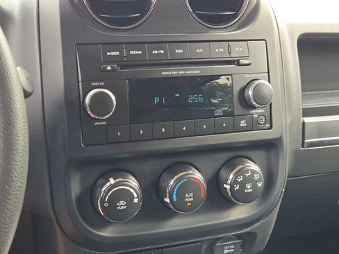 Used 2012 Jeep Patriot Sport w/ Tire & Wheel Group AWD/4WD image 17