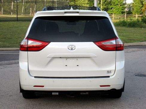 Used 2019 Toyota Sienna XLE w/ XLE Navigation Package AWD/4WD image 14
