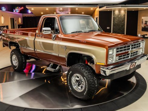 Used 1987 Chevrolet C/K Truck 2500 image 11