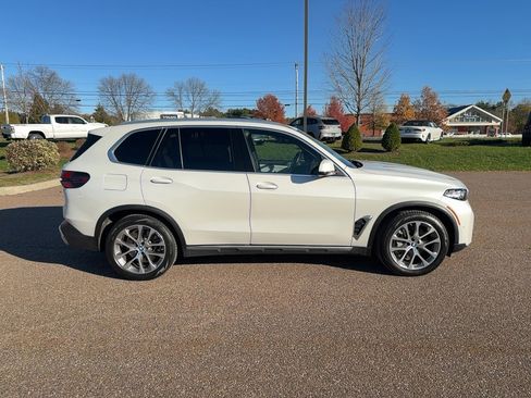 Certified 2024 BMW X5 xDrive50e image 4