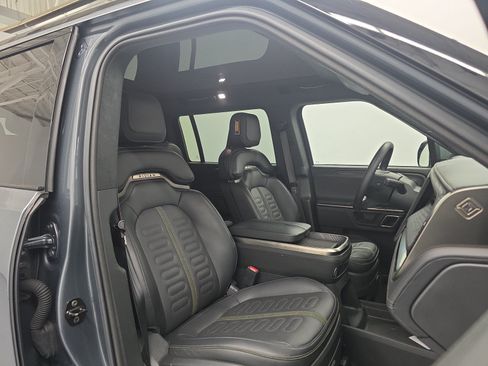 Used 2024 Rivian R1S Adventure AWD/4WD image 24