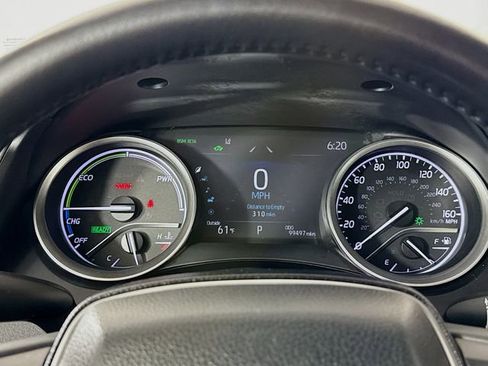 Used 2022 Toyota Camry XLE image 12