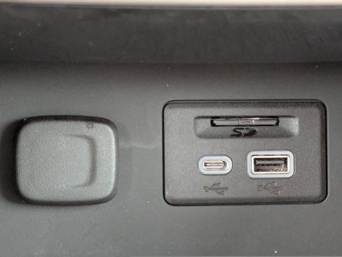 Certified 2023 GMC Acadia Denali w/ Denali Ultimate Package image 30